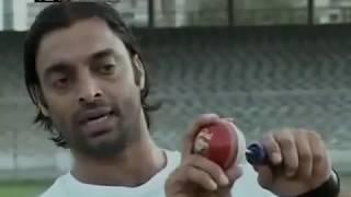 Shoaib Akhtar teaches bowling tips