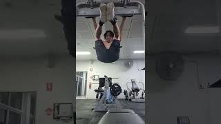 호주판 나 혼자 한다 hanging leg raises.  역시 새벽운동 최고 nobody at the gym