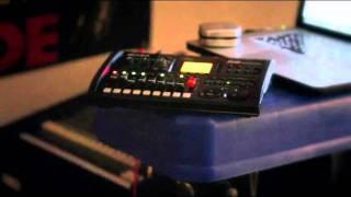 Zoom R8 Multitrack SD Recorder Controller and Interface - Zoom R8