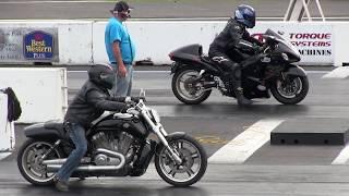 Hayabusa vs Harley V-rod - drag race
