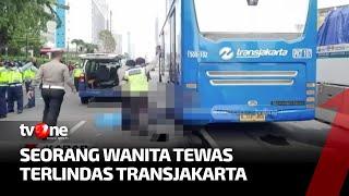 Seorang Wanita Pengendara Motor Tewas Terlindas Transjakarta | Kabar Petang tvOne