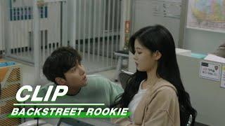 Clip:  Choi Jeom Jang protect Jung Saet Byul sweetly |Backstreet Rookie 便利店新星| iQIYI