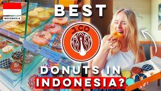 First Time Trying J.CO DONUTS In INDONESIA!  (Better Than Dunkin?) [SUB INDO] | Coco Eats