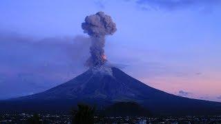 Spectacular time-lapse of Mayon volcano eruptions