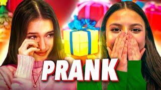 DOUBLE PRANK - Elles pleurent en découvrant leurs cadeaux 