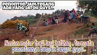 inilah Rutinitas di kampung Halaman Nenk koromoy09 setiap sore, selalu ada latihan motor trail.