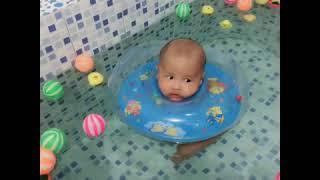 Bayi 3 Bulan Belajar Berenang - Baby Raffaza