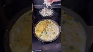 вкусный завтрак | рулет из яиц и сыра (+зелень,соль)