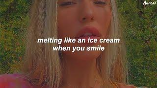 Kali Uchis - Melting (Lyrics)