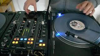 Testing the Pioneer DJM-T1 with Traktor 3 and The Technics 1210 MK2