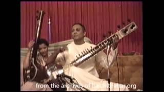 Ustad Rais Khan, Ustad Zakir Hussain Part 1 of 2 Raga:  Nand Kalyan