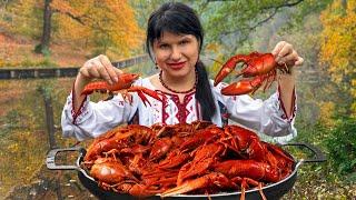 Beautiful Woman Lives in an Old Village in Ukraine! How Fresh Crawfish is Caught and Cooked