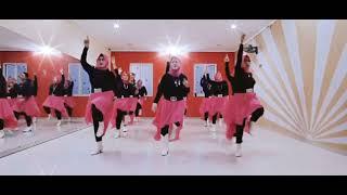 DOLA REMIX _ LINE DANCE _@astridwi2564 _ Demo By Nuri Studio