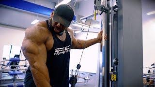 Cedric McMillan Shows You How To Build Thick & Defined Triceps