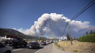Канада: жители северо-запада спасаются от лесных пожаров