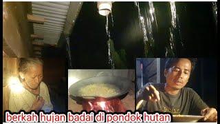 Diterpa hujan badai kondisi pondok kebasahan! bude senang dapat air bersih, tanaman kabali segar