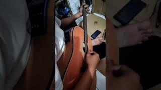 Gitar Cowboy akustik elektrik emang paling asik.. 