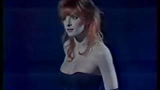 Mylène Farmer Déshabillez moi @ Oscars de la Mode, 23 oct 87