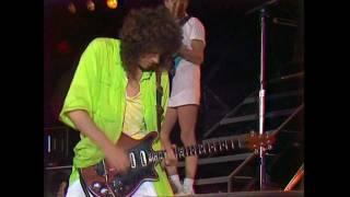 Queen - Crazy Little Thing Called Love (Live at Wembley 11.07.1986)