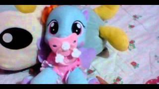 My little pony toys: so soft Rainbow Dash talking toy (Latin Spanish)