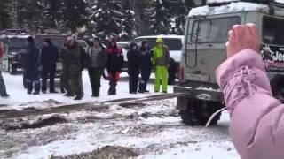 Land Rover vs УАЗ  Кто кого перетянет