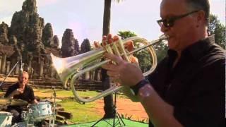 Ritchy & Phil feat. Steve Cannon : "What A Wonderful World" - Angkor Bayon Temple July 2011