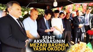 Ekrem İmamoğlu, akrabası olan Şehit Piyade Üsteğmen Ömer Fatih Ayar'ın mezarında Yasin-i Şerif okudu