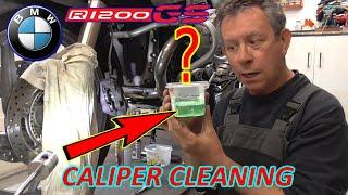 BMW R1200GS [2010] FRONT BRAKE CALIPER CLEANING..EASY..? The Old Mechanic his own R1200GS ‍---