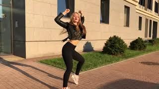 Dancing a blonde russian girl! 