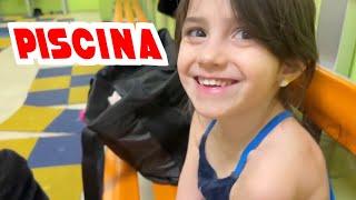 ANASTASIA VA IN PISCINA PER LA PRIMA VOLTA!! #vanessaeanastasia #mammaromina