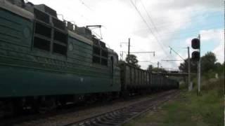 ВЛ80С-1749/775 с грузовым поездом