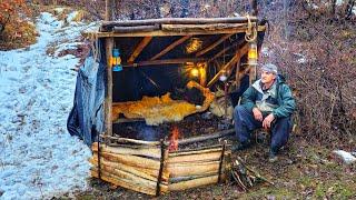 Building a Bushcraft Shelter for SURVIVAL CAMPING in SNOW | Bushcraft Survival.