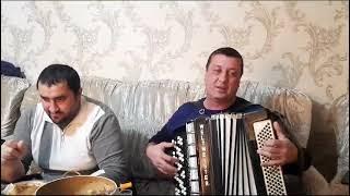 ибрагим Ибрагимов спел в кругу друзей мощную песню