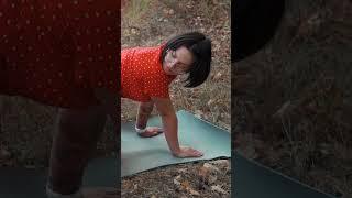 Yoga in nature in a chic dress from Evelina #yoga