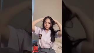 Cewek SMA sange live Bigo saat pulang sekolah (8)