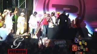 Audience attacks 50 Cent & G-Unit on stage -  Live @ Summer Jam 2004