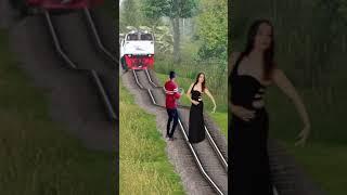 super VFX artist kinemaster editing green screen video train wali video banaye train green screen