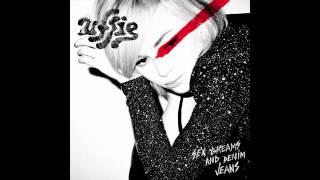 Uffie - First Love (Official Audio)