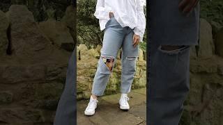 Peekaboo patch to repair ripped jeans - sewing patchwork upcycling clothes refashion 🪡 #diyfashion