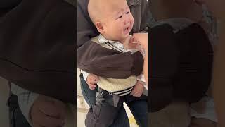 The Twin Brother Cried When He Got The Injection #baby #babybrother #funny #cute #cutebaby#cutetwins