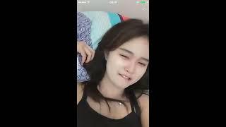 Cewek cantik lagi sange mendesah desah keekaan