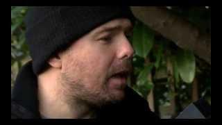 Karl Pilkington and Warick Davis go shopping