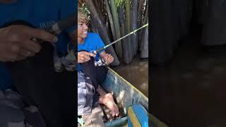 DAPAT IKAN UNIK!!! MANCING KE MUARA