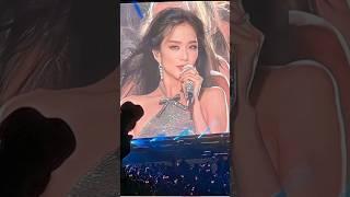 Jisoo always slays on big screen .#blackpink #jisoo #jennie #lisa #rosé