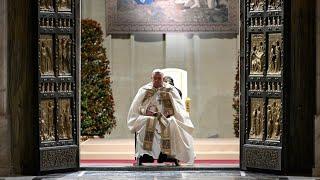 The Jubilee begins in Rome with the opening of the Holy Door and the Midnight Mass.