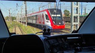Russian Railways: looking at Moscow urban trains from an express driver cabin