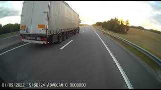 Взрыв переднего колеса грузовика / Explosion of the front wheel of a truck