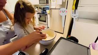 Milana helping to mama’s make breakfast  pancakes!!!! Миланка готовит с мамой блинчики #cooking