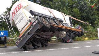 2024 09 09 - [LKW-Bergung] Silozug umgekippt auf B233 in Unna - LKW liegt quer in Mittelschutzplanke