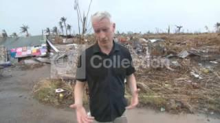 PHILIPPINES HAIYAN: MOURNING FAMILIES (GREAT PKG!)